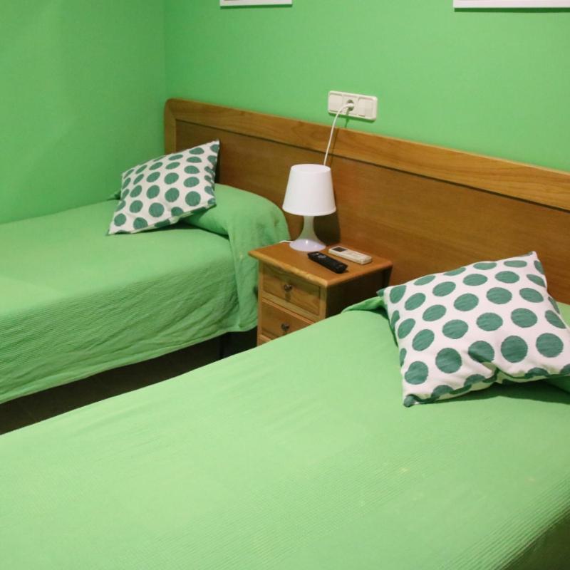 Hostal Burgales Milagro Exterior photo